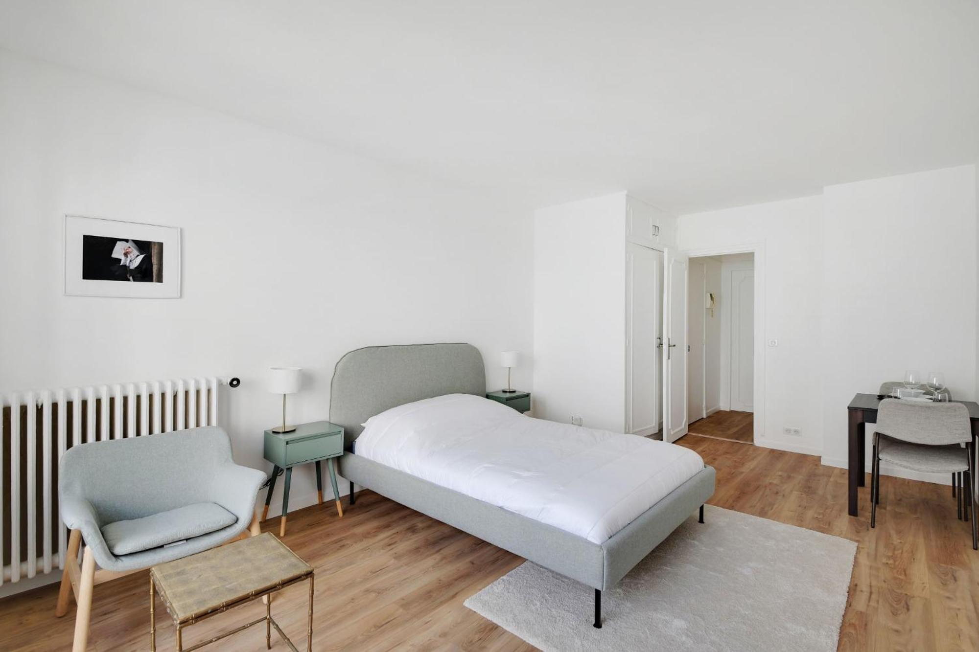 Bright Studio For 2 - Champs-Elysees Parigi Esterno foto