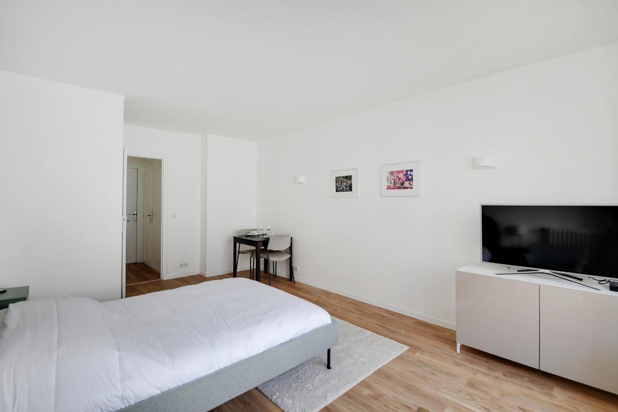 Bright Studio For 2 - Champs-Elysees Parigi Esterno foto